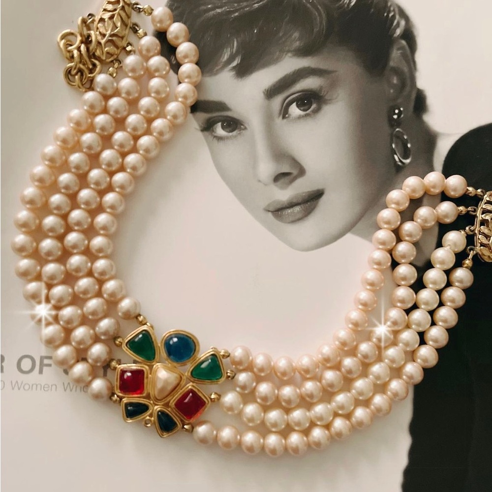 Vintage pearl necklace